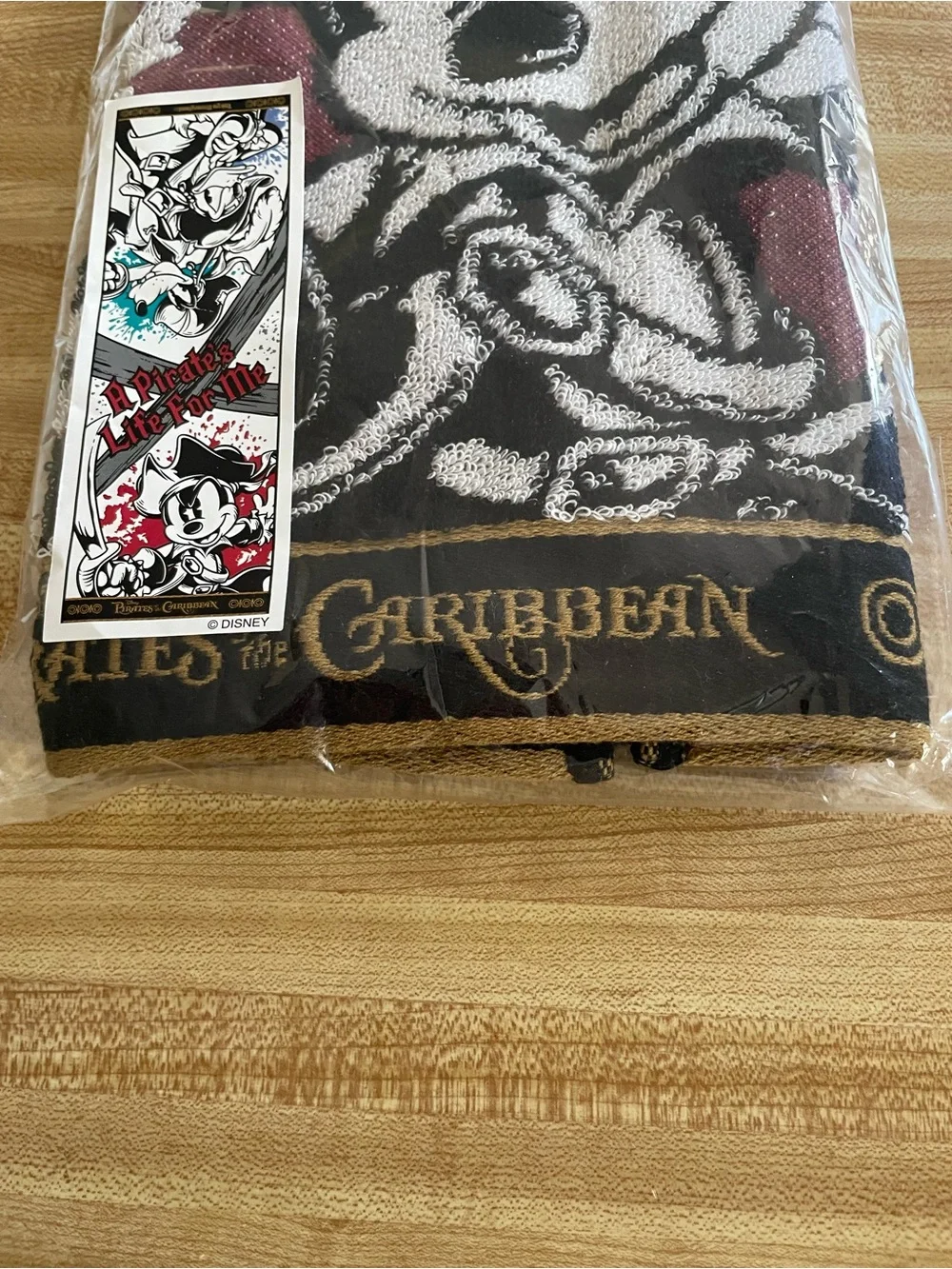 Disney Tokyo Disneyland Black White Maroon Mickey Pirate Bath Towel